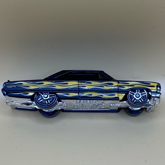 Hot Wheels 2007 Custom’64 Ford Galaxie Dcast 3” Car FlatBlack Yellow Flames 🔥 - Picture 13 of 16
